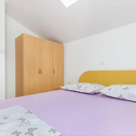 Apartman House *