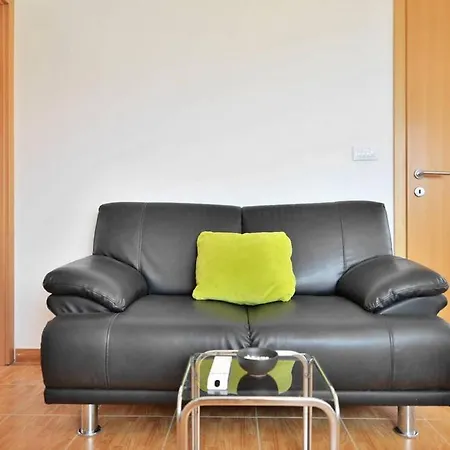 House Apartment *